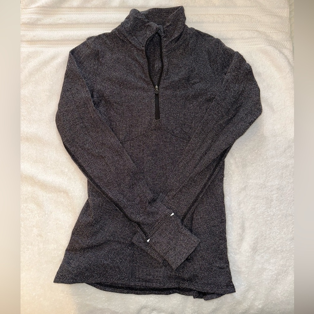 Lululemon half zip jacket size 6. Barely worn!